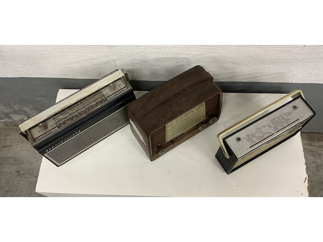 1 lot :3 x oude radio's (niet getest) - afbeelding 2 van  2