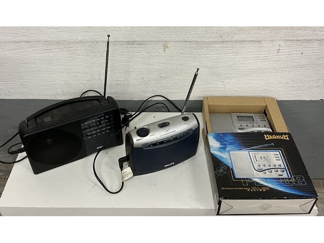 1 lot :3 x oude radio's ( positief getest) - afbeelding 1 van  2