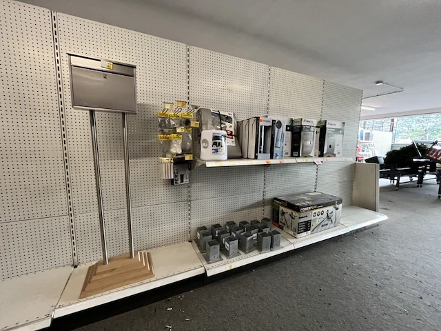 1 lot div brievenbussen + grondboor - afbeelding 1 van  8