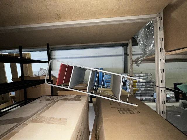 1 lot div rekken en wandschappen - afbeelding 2 van  4