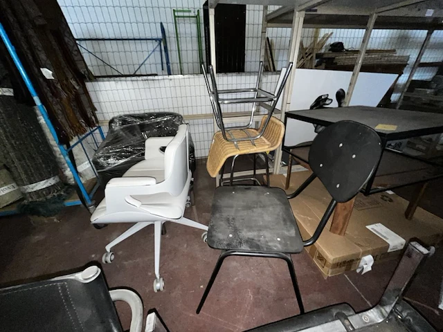 1 lot div stoelen + krukken - afbeelding 6 van  8