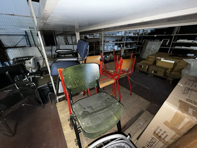 1 lot div stoelen + krukken - afbeelding 8 van  8