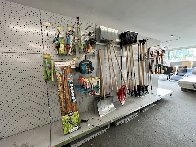 1 lot div tuingereedschappen - afbeelding 1 van  14