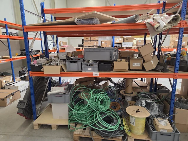 1 lot elektrische onderdelen en kabels - afbeelding 1 van  13