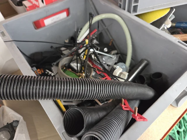 1 lot elektrische onderdelen en kabels - afbeelding 9 van  13