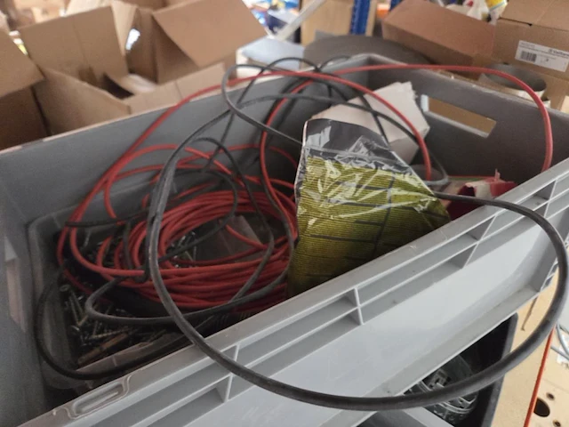 1 lot elektrische onderdelen en kabels - afbeelding 11 van  13