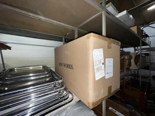 1 lot klapstoelen, lamp en tafel en krukken - afbeelding 6 van  6