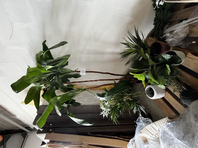 1 lot kunstplanten - afbeelding 1 van  4