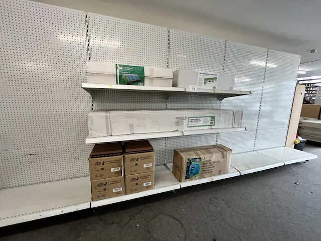 1 lot moestuinmaterialen - afbeelding 1 van  20