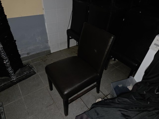 1 lot plm 25 semi lederen stoelen - afbeelding 2 van  5