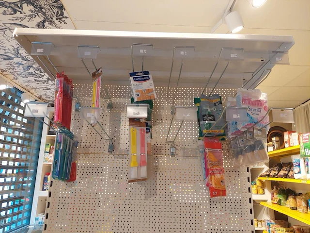1 lot schoonmaakmiddelen + verzorgingsproducten - afbeelding 8 van  8