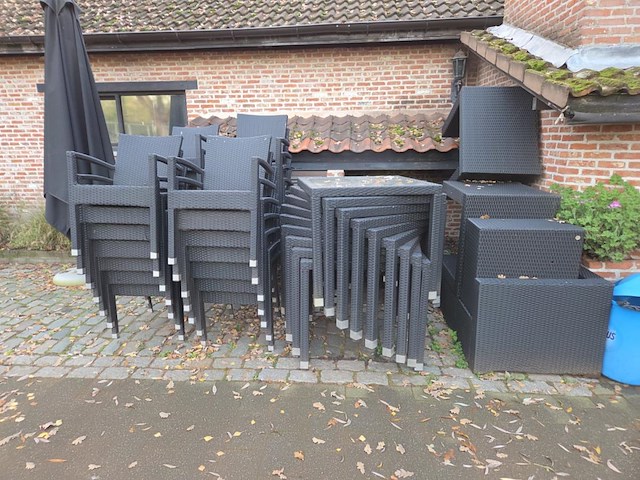 1 lot terrasmeubilair in wicker - afbeelding 1 van  18