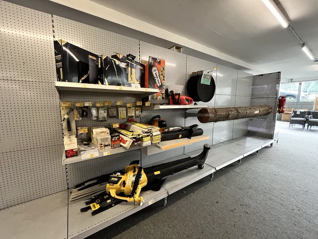 1 lot tuingereedschappen - afbeelding 1 van  13