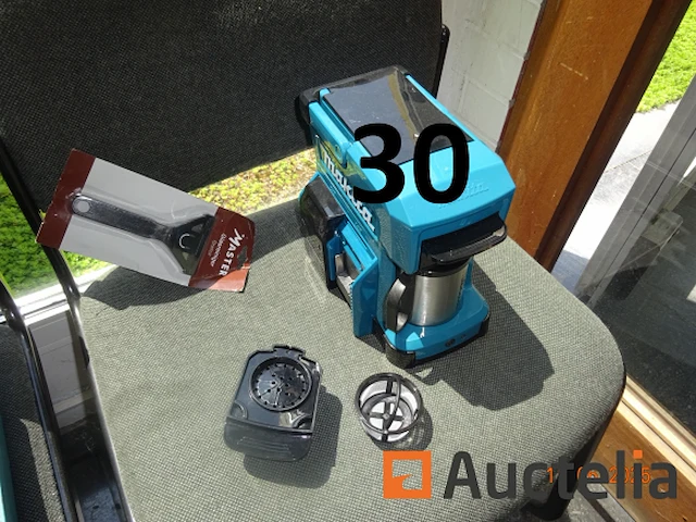 1 makita boormachine, 1 heteluchtpistool, 1 makita draadloze koffiemachine - afbeelding 5 van  6