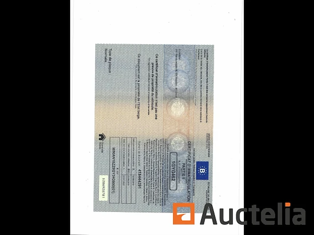 1 man vrachtwagen immat. 1gyg462, 1e inschrijving 02/06/2016, chassis 343950, 2 kentekenboekjes (thuis en voertuig), 1 identificatierapport. waarschuwing, voertuig niet getest vanwege batterijstoring, startte niet tijdens de expertise. een bezoek aan dit voertuig is aan te bevelen. - afbeelding 18 van  31