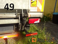 1 man vrachtwagen immat. 1gyg462, 1e inschrijving 02/06/2016, chassis 343950, 2 kentekenboekjes (thuis en voertuig), 1 identificatierapport. waarschuwing, voertuig niet getest vanwege batterijstoring, startte niet tijdens de expertise. een bezoek aan dit voertuig is aan te bevelen. - afbeelding 23 van  31