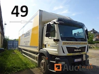 1 man vrachtwagen immat. 1gyg462, 1e inschrijving 02/06/2016, chassis 343950, 2 kentekenboekjes (thuis en voertuig), 1 identificatierapport. waarschuwing, voertuig niet getest vanwege batterijstoring, startte niet tijdens de expertise. een bezoek aan dit voertuig is aan te bevelen. - afbeelding 29 van  31