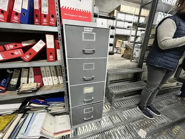 1 metalen dossierkast - afbeelding 1 van  4
