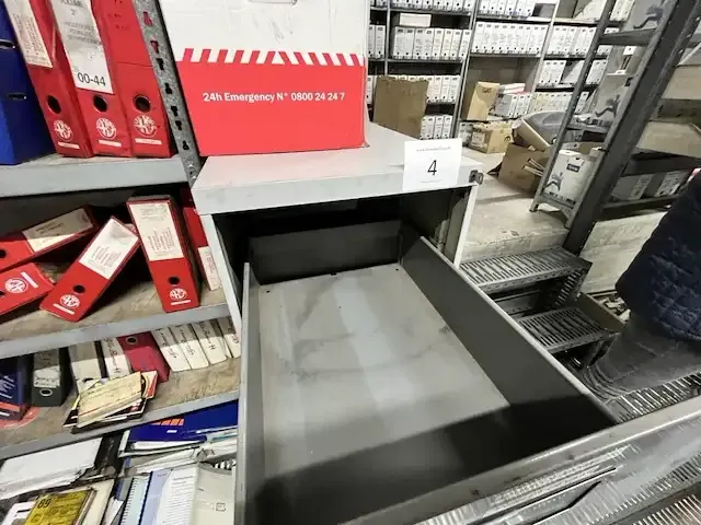 1 metalen dossierkast - afbeelding 2 van  4