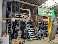 1 metalen magazijn/bandenstelling