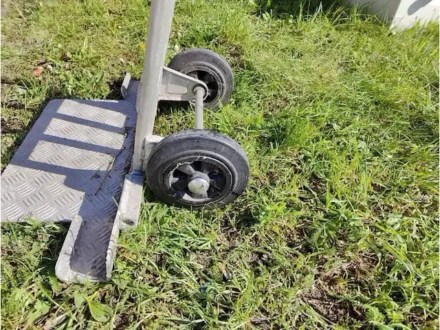 1 metalen steekwagen - afbeelding 3 van  4