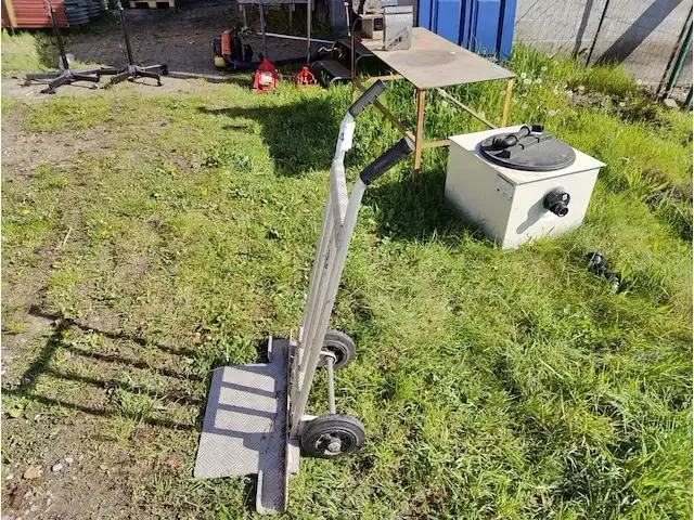 1 metalen steekwagen - afbeelding 4 van  4
