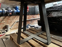 1 metalen tafelonderstel - afbeelding 1 van  3
