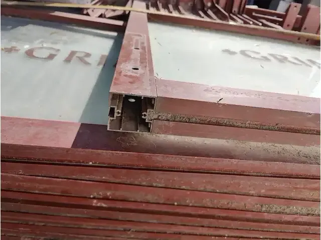 1 metalen terrasafscherming getekend grimbergen - afbeelding 4 van  4