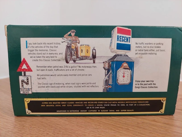 1 modelwagen corgi classic models triumph tr3a open top - afbeelding 4 van  4