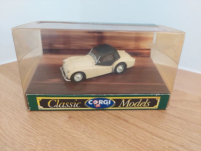 1 modelwagen corgi classic models triumph - afbeelding 1 van  4