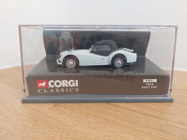 1 modelwagen corgi classics triumph tr3a soft top - afbeelding 1 van  5