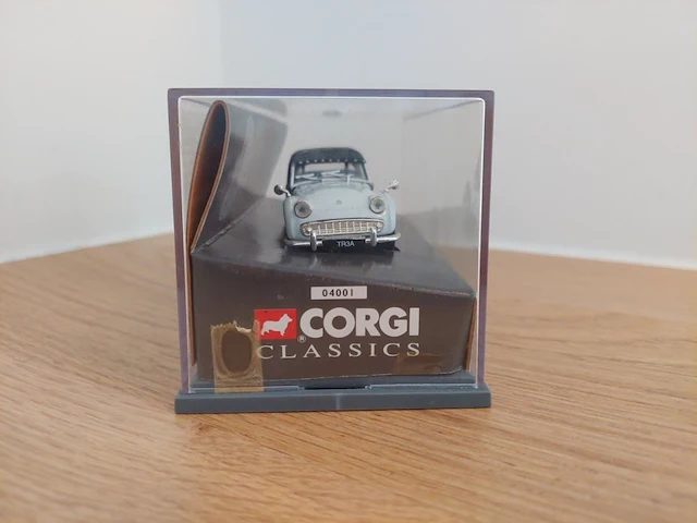 1 modelwagen corgi classics triumph tr3a soft top - afbeelding 4 van  5