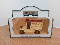 1 modelwagen days gone vintage models renault van davo n°7 - afbeelding 1 van  4