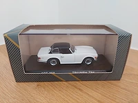 1 modelwagen detailcars platinum triumph tr6 - afbeelding 1 van  4