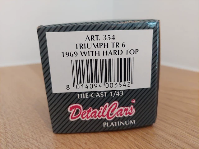 1 modelwagen detailcars platinum triumph tr6 - afbeelding 3 van  4