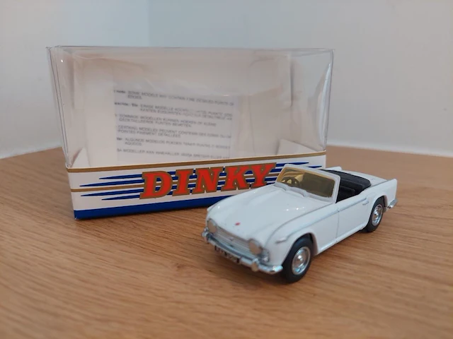 1 modelwagen dinky toys triumph tr4a irs, 1965 - afbeelding 1 van  7