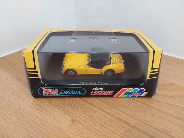 1 modelwagen jouef triumph tr3a - afbeelding 1 van  5