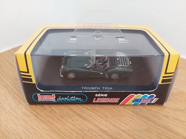 1 modelwagen jouef triumph tr3a - afbeelding 1 van  5