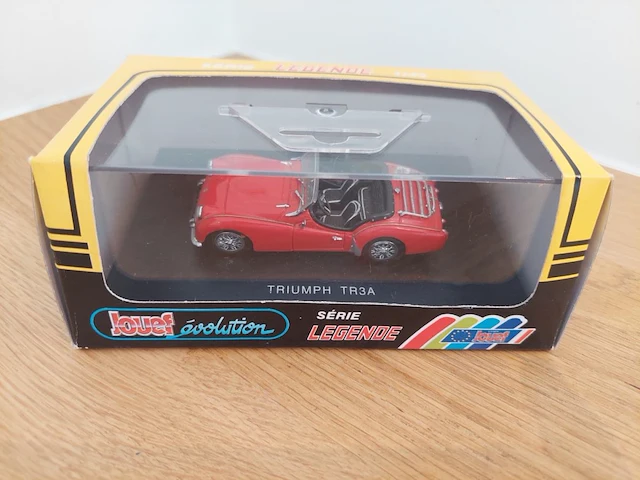 1 modelwagen jouef triumph tr3a - afbeelding 1 van  5