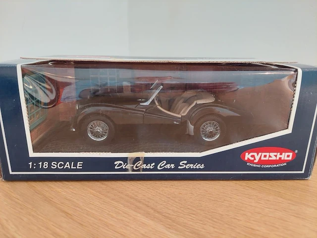 1 modelwagen kyosho triumph - afbeelding 1 van  4
