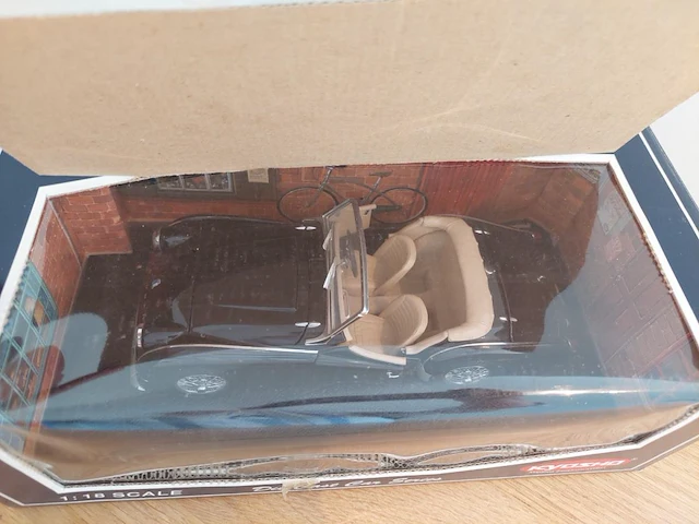 1 modelwagen kyosho triumph - afbeelding 3 van  4