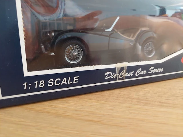 1 modelwagen kyosho triumph - afbeelding 4 van  4