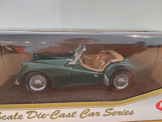 1 modelwagen kyosho triumph - afbeelding 2 van  4