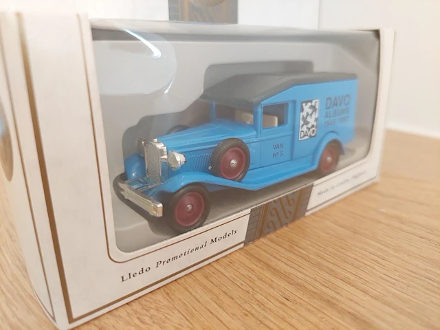1 modelwagen lledo promotional models renault van davo n°5 - afbeelding 2 van  3