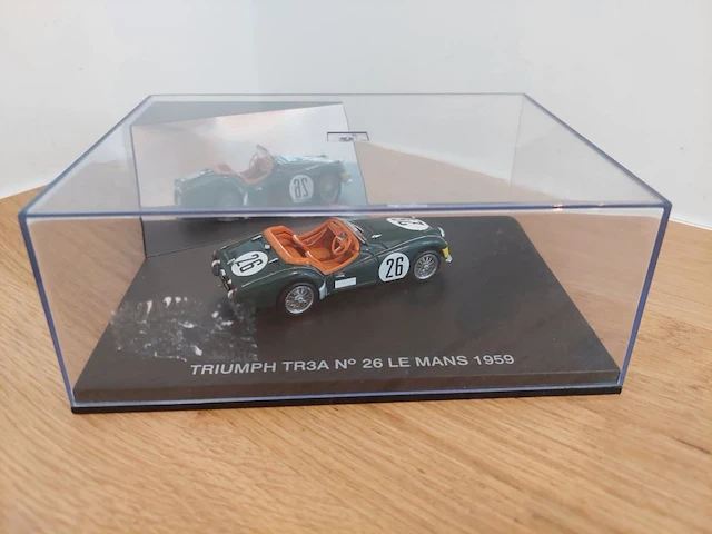 1 modelwagen triumph tr3a n° 26 le mans 1959 - afbeelding 1 van  3