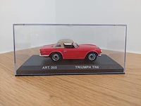 1 modelwagen triumph tr6 - afbeelding 1 van  4
