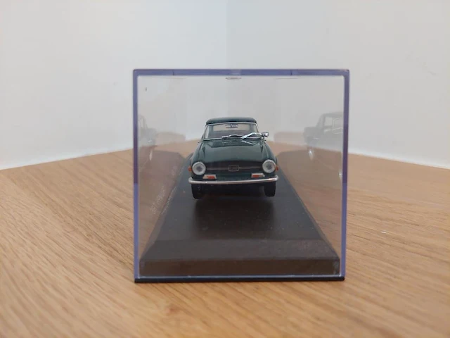 1 modelwagen triumph tr6 - afbeelding 4 van  4