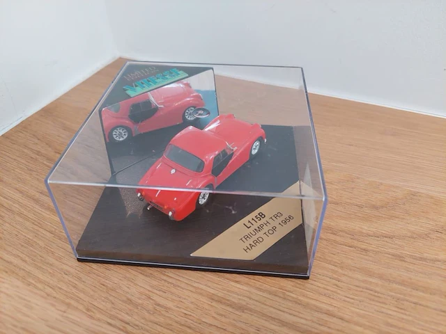 1 modelwagen vitesse triumph tr3 hard top 1956 - afbeelding 1 van  3