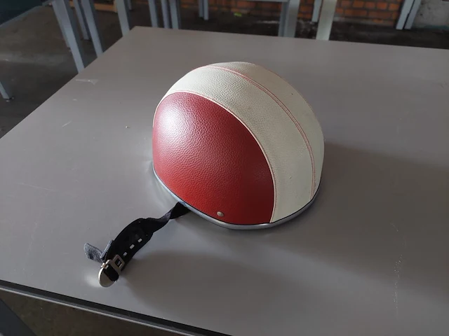 1 motorhelm avex - afbeelding 1 van  4