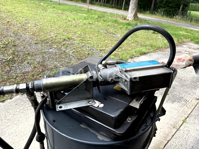 1 olievat 85w140 met inhoud - afbeelding 6 van  10